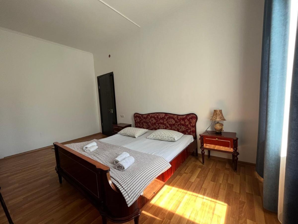 Guest House Oasis - Tvishi Экстерьер фото
