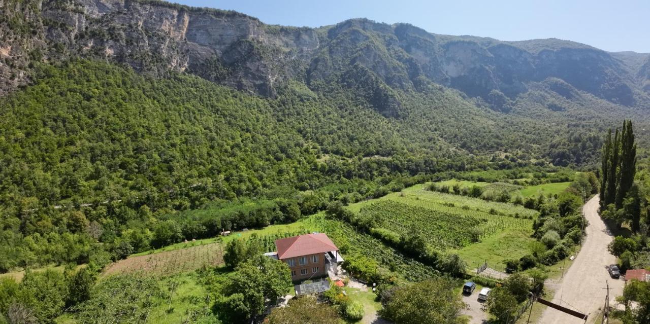 Guest House Oasis - Tvishi Экстерьер фото